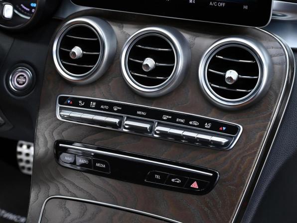 Mercedes-Benz C-Класс IV (W205) Рестайлинг с пробегом 2018 года, цена 2 199 000 рублей, 78000 км, седан, Автокод Объявления
