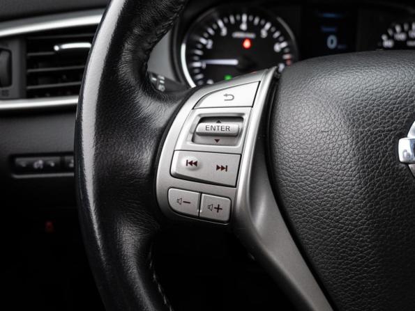 Nissan Qashqai II с пробегом 2018 года, цена 1 690 000 рублей, 104208 км, внедорожник, Автокод Объявления