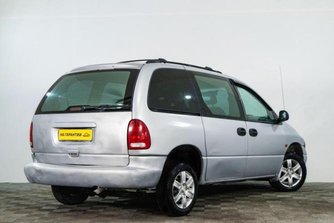 Chrysler Voyager III с пробегом 2000 года, цена 379 000 рублей, 409400 км, минивэн, Автокод Объявления