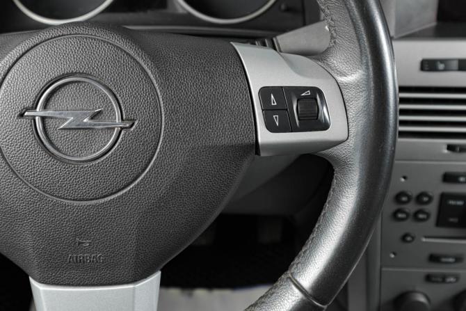 Opel Astra H Рестайлинг с пробегом 2011 года, цена 569 000 рублей, 146000 км, хэтчбек, Автокод Объявления