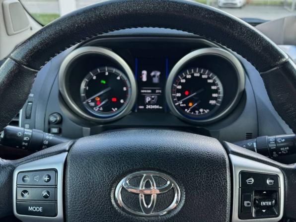 Toyota Land Cruiser Prado 150 Series Рестайлинг 1 с пробегом 2014 года, цена 3 570 000 рублей, 243494 км, внедорожник, Автокод Объявления