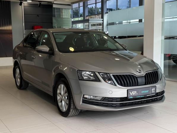 Skoda Octavia III (A7) Рестайлинг с пробегом 2017 года, цена 1 815 000 рублей, 112402 км, лифтбек, Автокод Объявления