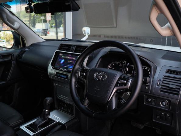 Toyota Land Cruiser Prado 150 Series Рестайлинг 2 с пробегом 2018 года, цена 4 200 000 рублей, 119024 км, внедорожник, Автокод Объявления