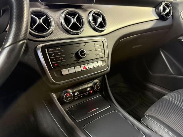Mercedes-Benz GLA I (X156) Рестайлинг с пробегом 2017 года, цена 1 950 000 рублей, 121000 км, внедорожник, Автокод Объявления
