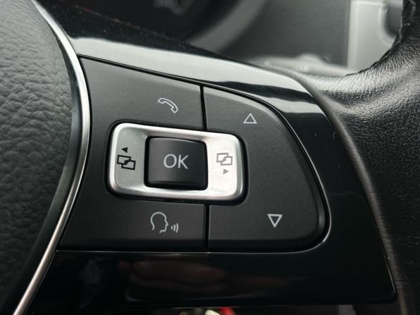 Volkswagen Polo V Рестайлинг с пробегом 2017 года, цена 1 290 000 рублей, 70694 км, седан, Автокод Объявления