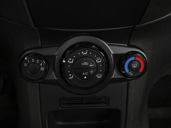 Ford Fiesta Mk6 Рестайлинг с пробегом 2016 года, цена 967 000 рублей, 54966 км, хэтчбек, Автокод Объявления