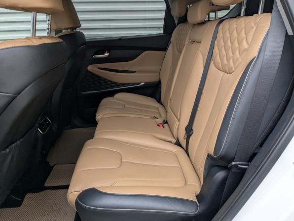 Hyundai Santa Fe IV Рестайлинг с пробегом 2022 года, цена 3 890 000 рублей, 28562 км, внедорожник, Автокод Объявления