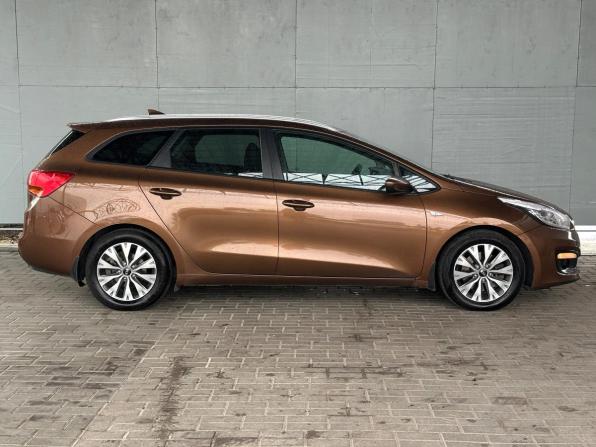 Kia Ceed II Рестайлинг с пробегом 2017 года, цена 1 280 000 рублей, 175000 км, универсал, Автокод Объявления