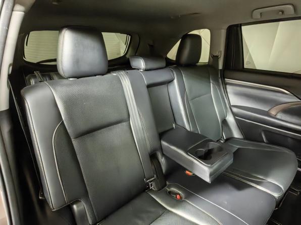 Toyota Highlander III (XU50) Рестайлинг с пробегом 2018 года, цена 2 789 000 рублей, 267344 км, внедорожник, Автокод Объявления