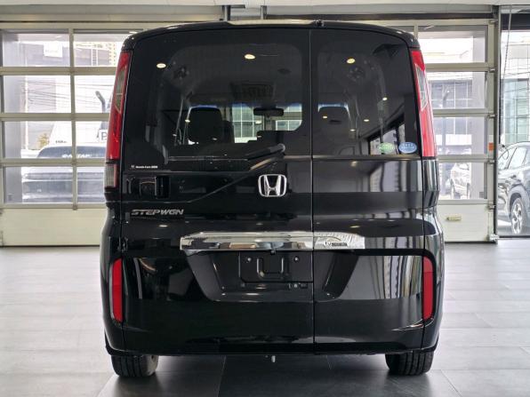 Honda Stepwgn V с пробегом 2016 года, цена 1 799 000 рублей, 141488 км, минивэн, Автокод Объявления