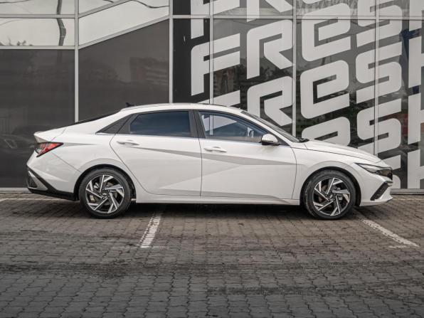 Hyundai Elantra VII (CN7) Рестайлинг с пробегом 2023 года, цена 2 050 000 рублей, 48846 км, седан, Автокод Объявления