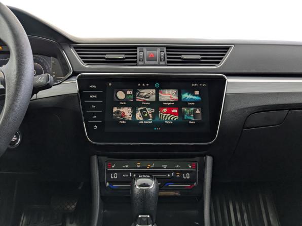 Skoda Superb III Рестайлинг с пробегом 2024 года, цена 2 900 000 рублей, 66490 км, лифтбек, Автокод Объявления
