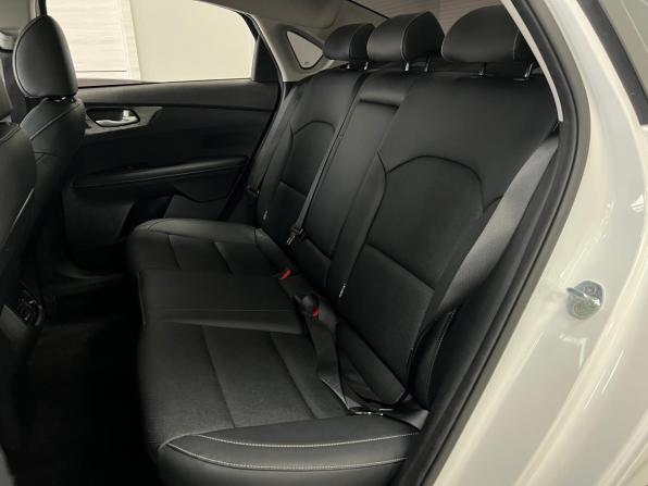 Kia K3 II (China Market) Рестайлинг с пробегом 2022 года, цена 1 899 000 рублей, 51500 км, седан, Автокод Объявления