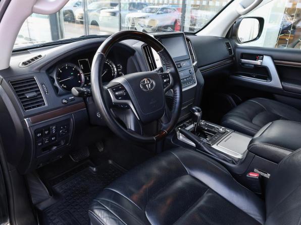 Toyota Land Cruiser 200 Series Рестайлинг 2 с пробегом 2019 года, цена 7 250 000 рублей, 118000 км, внедорожник, Автокод Объявления