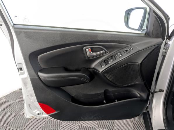 Hyundai ix35 I Рестайлинг с пробегом 2015 года, цена 1 550 000 рублей, 77988 км, внедорожник, Автокод Объявления