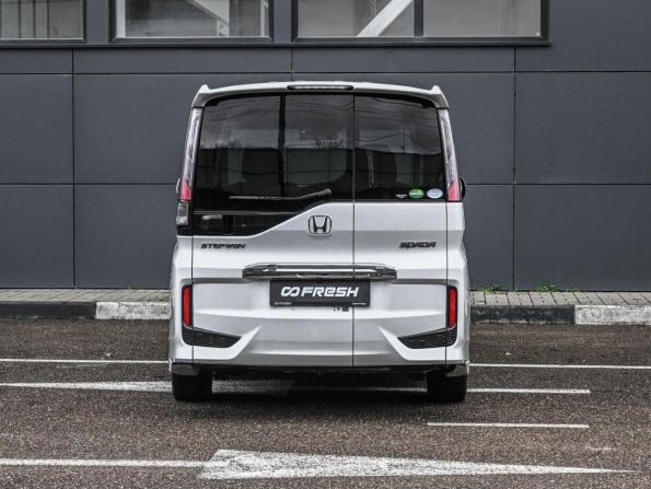 Honda Stepwgn V Рестайлинг с пробегом 2019 года, цена 2 699 000 рублей, 46050 км, минивэн, Автокод Объявления
