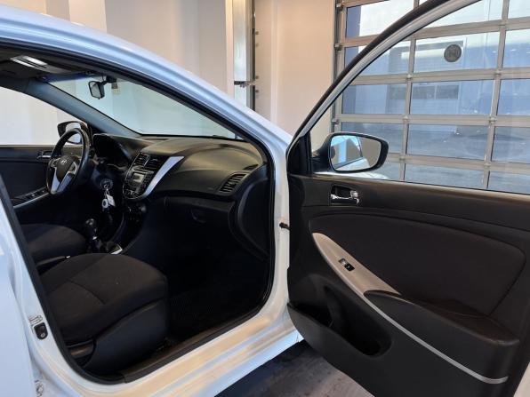 Hyundai Solaris I с пробегом 2013 года, цена 670 000 рублей, 156239 км, седан, Автокод Объявления