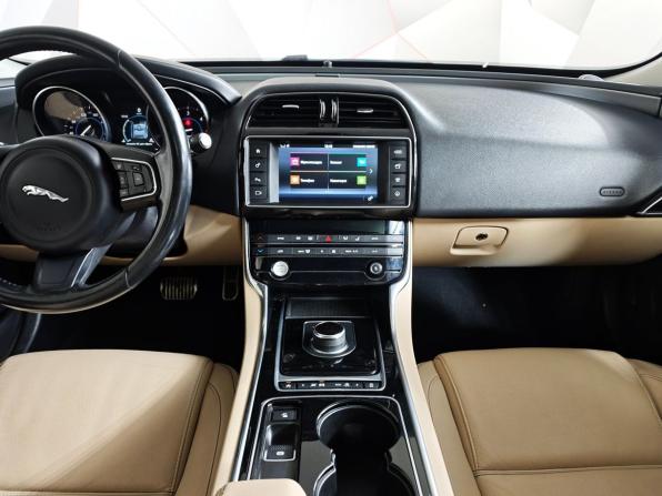 Jaguar XE I с пробегом 2016 года, цена 1 893 000 рублей, 198135 км, седан, Автокод Объявления