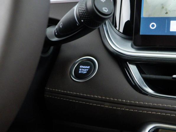 Geely Monjaro I Рестайлинг 2 с пробегом 2025 года, цена 4 182 434 рубля, 11 км, внедорожник, Автокод Объявления