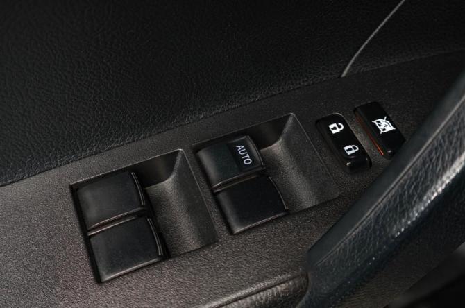 Toyota Corolla XI (E160 E170 E180) с пробегом 2013 года, цена 1 329 000 рублей, 171000 км, седан, Автокод Объявления