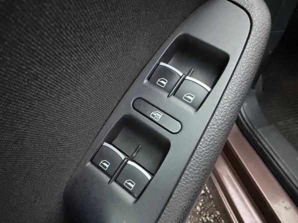 Volkswagen Jetta VI Рестайлинг с пробегом 2016 года, цена 865 000 рублей, 248000 км, седан, Автокод Объявления