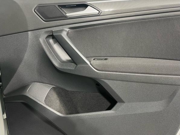 Volkswagen Tiguan II с пробегом 2019 года, цена 2 790 000 рублей, 98330 км, внедорожник, Автокод Объявления