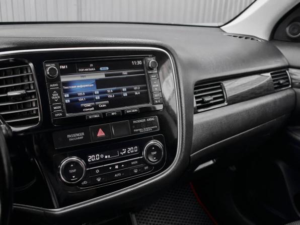 Mitsubishi Outlander III Рестайлинг 2 с пробегом 2015 года, цена 1 690 000 рублей, 224079 км, внедорожник, Автокод Объявления