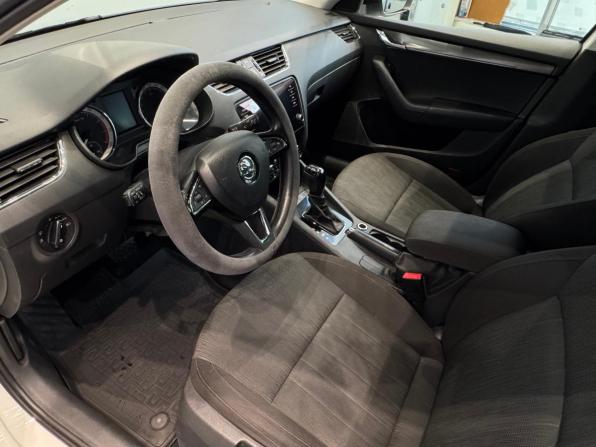Skoda Octavia III (A7) Рестайлинг с пробегом 2018 года, цена 1 869 000 рублей, 158000 км, лифтбек, Автокод Объявления