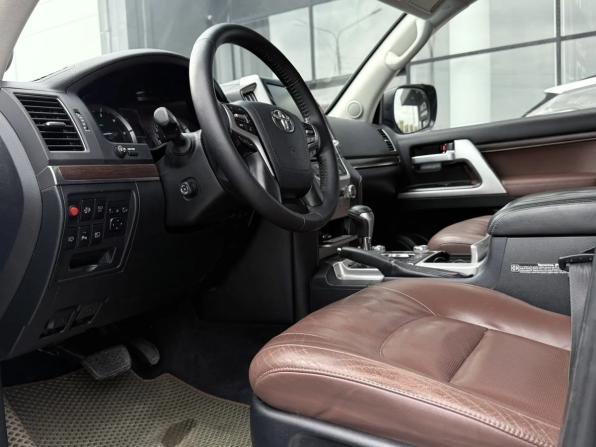 Toyota Land Cruiser 200 Series Рестайлинг 2 с пробегом 2016 года, цена 5 249 000 рублей, 303953 км, внедорожник, Автокод Объявления