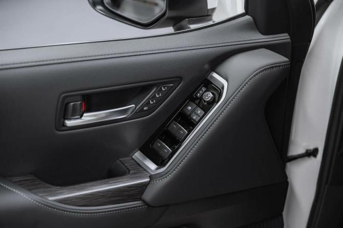 Новый Toyota Land Cruiser 300 Series 2026 года, цена 13 990 000 рублей, внедорожник, Автокод Объявления