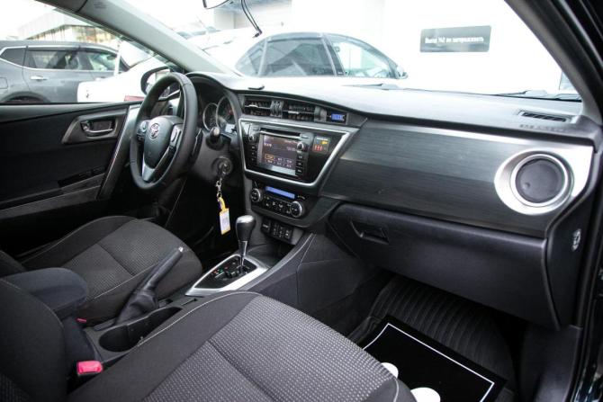 Toyota Auris II с пробегом 2013 года, цена 1 098 000 рублей, 211600 км, хэтчбек, Автокод Объявления