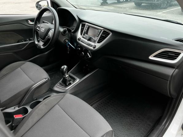 Hyundai Solaris II с пробегом 2019 года, цена 960 000 рублей, 186111 км, седан, Автокод Объявления