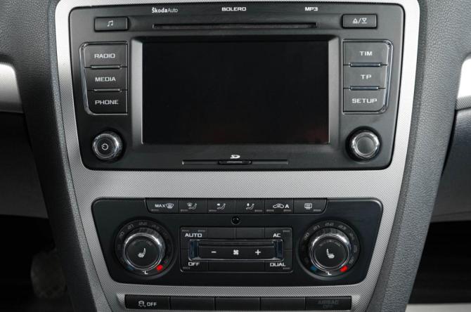 Skoda Octavia II (A5) Рестайлинг с пробегом 2012 года, цена 849 000 рублей, 288800 км, лифтбек, Автокод Объявления