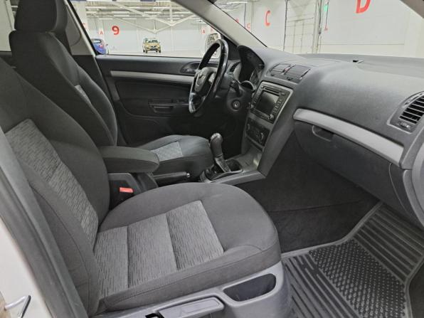 Skoda Octavia II (A5) Рестайлинг с пробегом 2012 года, цена 790 000 рублей, 286844 км, лифтбек, Автокод Объявления