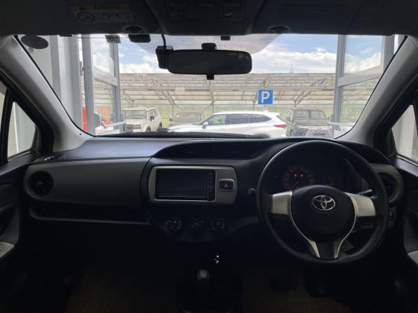 Toyota Vitz III (XP130) Рестайлинг с пробегом 2015 года, цена 650 000 рублей, 180000 км, хэтчбек, Автокод Объявления