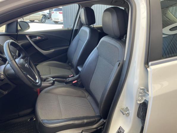 Opel Astra J с пробегом 2011 года, цена 507 000 рублей, 183102 км, хэтчбек, Автокод Объявления