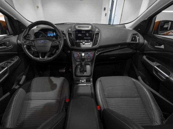 Ford Kuga II Рестайлинг с пробегом 2018 года, цена 1 595 000 рублей, 128025 км, внедорожник, Автокод Объявления