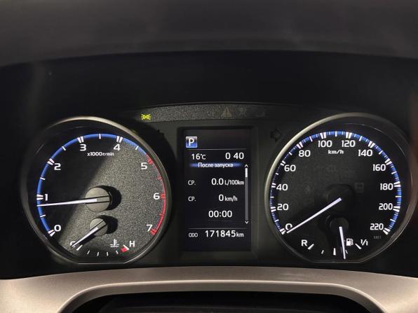 Toyota RAV4 IV (XA40) Рестайлинг с пробегом 2018 года, цена 2 228 200 рублей, 171842 км, внедорожник, Автокод Объявления