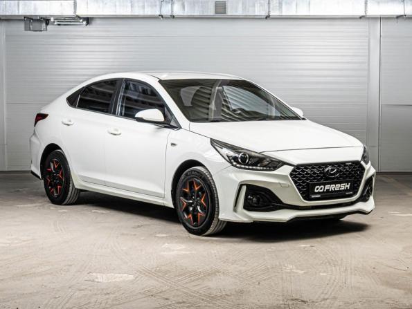 Hyundai Solaris II с пробегом 2017 года, цена 1 309 000 рублей, 191185 км, седан, Автокод Объявления