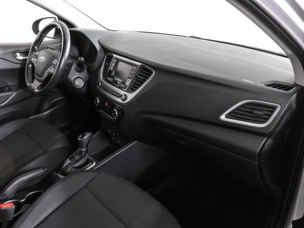 Hyundai Solaris II с пробегом 2017 года, цена 1 100 000 рублей, 112373 км, седан, Автокод Объявления