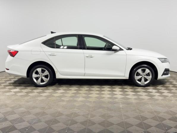 Skoda Octavia IV (A8) с пробегом 2021 года, цена 1 748 900 рублей, 123409 км, лифтбек, Автокод Объявления