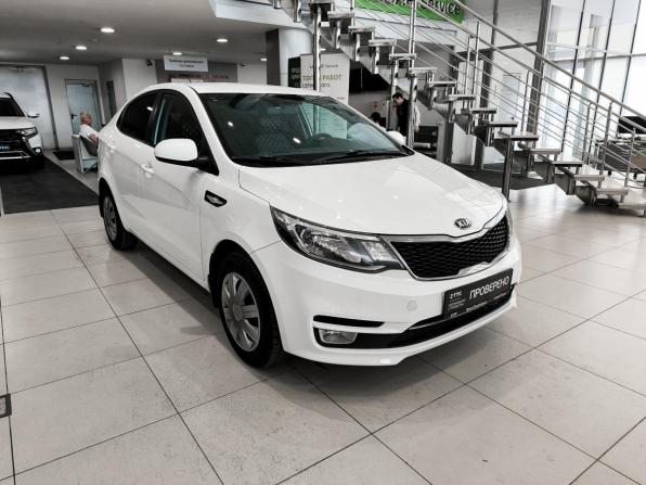 Kia Rio III Рестайлинг с пробегом 2016 года, цена 995 000 рублей, 185500 км, седан, Автокод Объявления