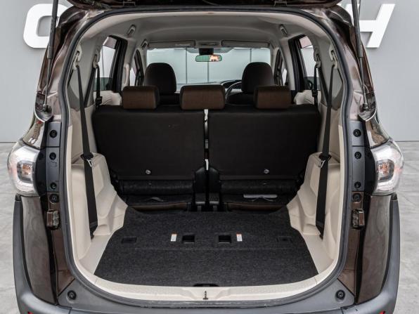 Toyota Sienta II с пробегом 2015 года, цена 1 525 000 рублей, 39767 км, компактвэн, Автокод Объявления