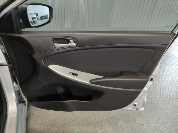 Hyundai Solaris I Рестайлинг с пробегом 2015 года, цена 959 000 рублей, 98623 км, седан, Автокод Объявления