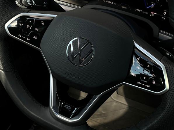 Volkswagen Touareg III Рестайлинг с пробегом 2024 года, цена 13 900 500 рублей, 21291 км, внедорожник, Автокод Объявления