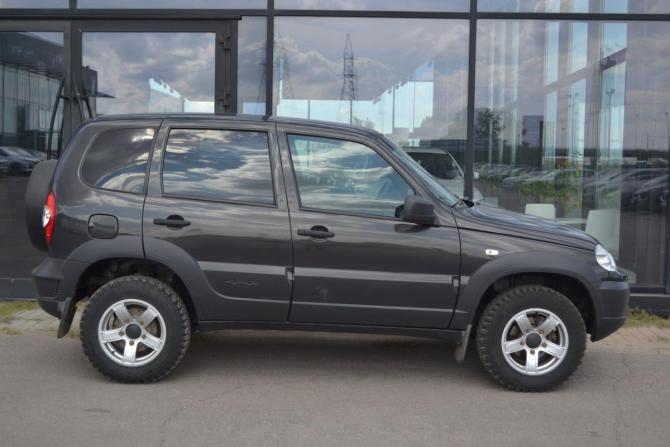 Chevrolet Niva I Рестайлинг с пробегом 2018 года, цена 750 000 рублей, 68500 км, внедорожник, Автокод Объявления