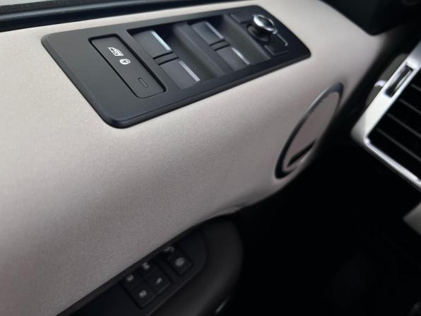 Land Rover Discovery V с пробегом 2017 года, цена 3 100 000 рублей, 179445 км, внедорожник, Автокод Объявления