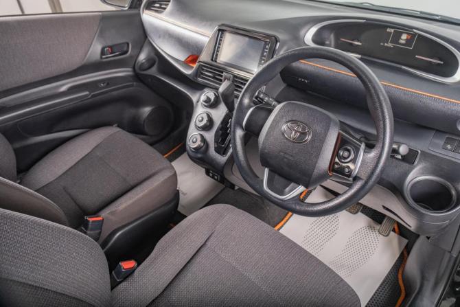 Toyota Sienta II Рестайлинг с пробегом 2020 года, цена 1 479 000 рублей, 33000 км, компактвэн, Автокод Объявления