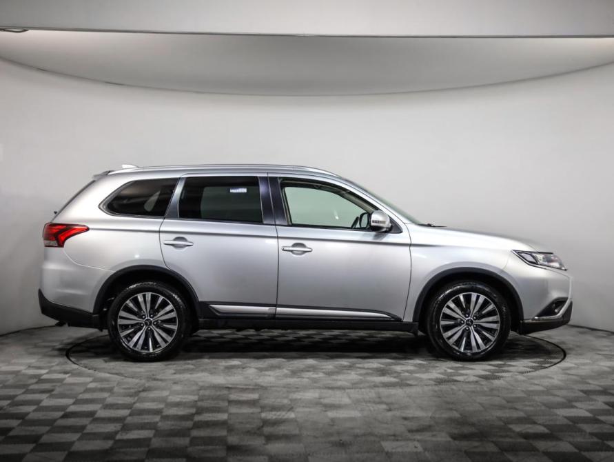 Mitsubishi Outlander III Рестайлинг 3 Санкт-Петербург  - изображение 4