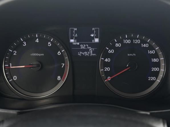 Hyundai Solaris I Рестайлинг с пробегом 2016 года, цена 870 000 рублей, 124922 км, хэтчбек, Автокод Объявления